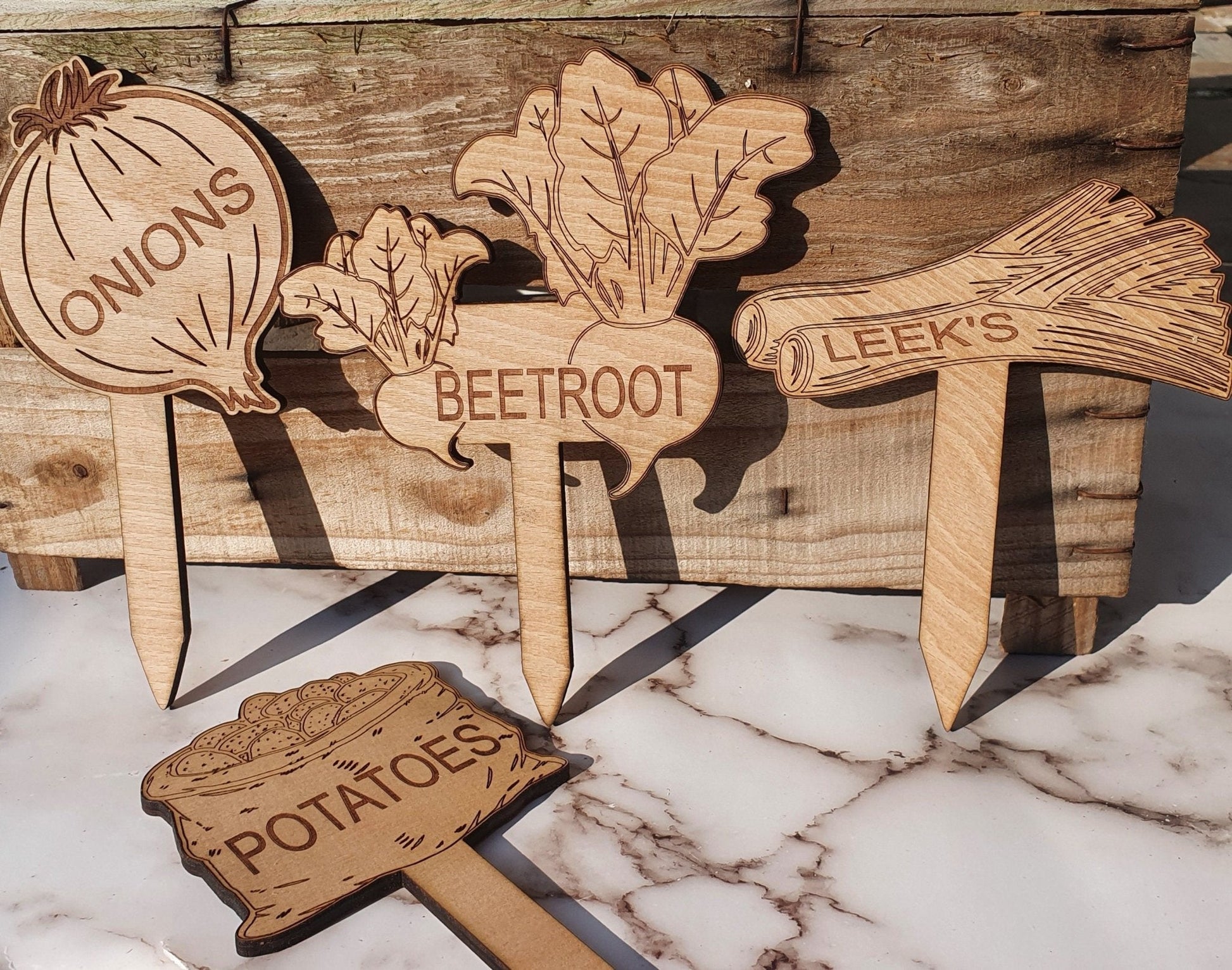 Vegetable Garden Markers/Garden Stakes/Herb and Vegetable Plot/Plant Gift/Wooden Plant Markers - Slice of Wild