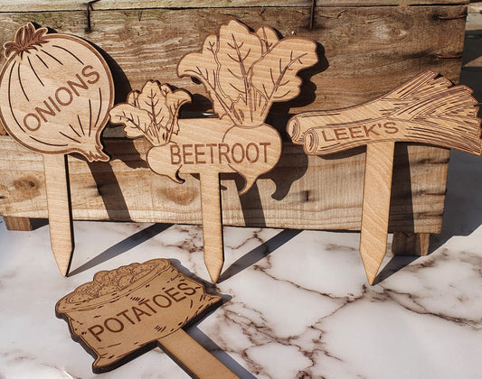 Vegetable Garden Markers/Garden Stakes/Herb and Vegetable Plot/Plant Gift/Wooden Plant Markers - Slice of Wild